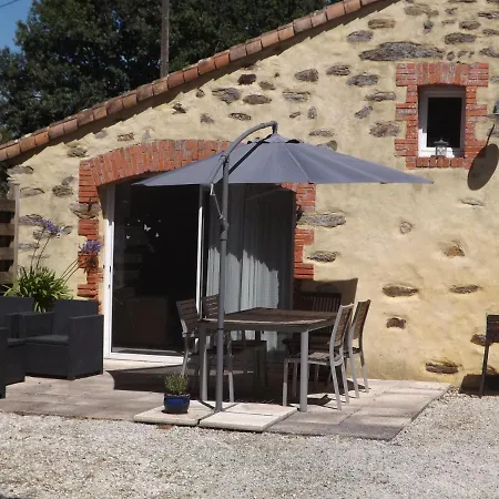 Les Gîtes De La Grange Aux Grains Apremont (Ardennes)